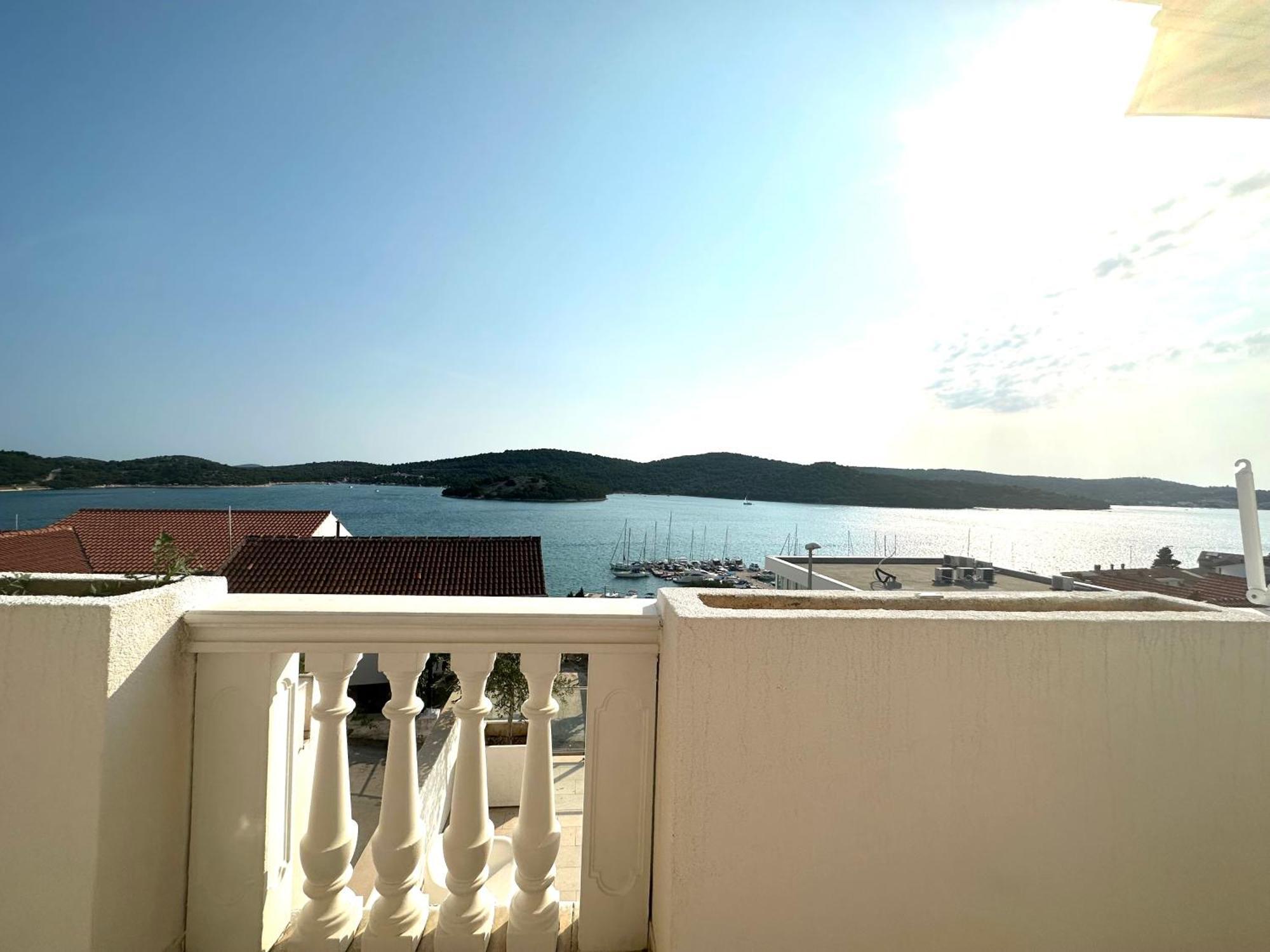 Villa Perla Тисно Экстерьер фото
