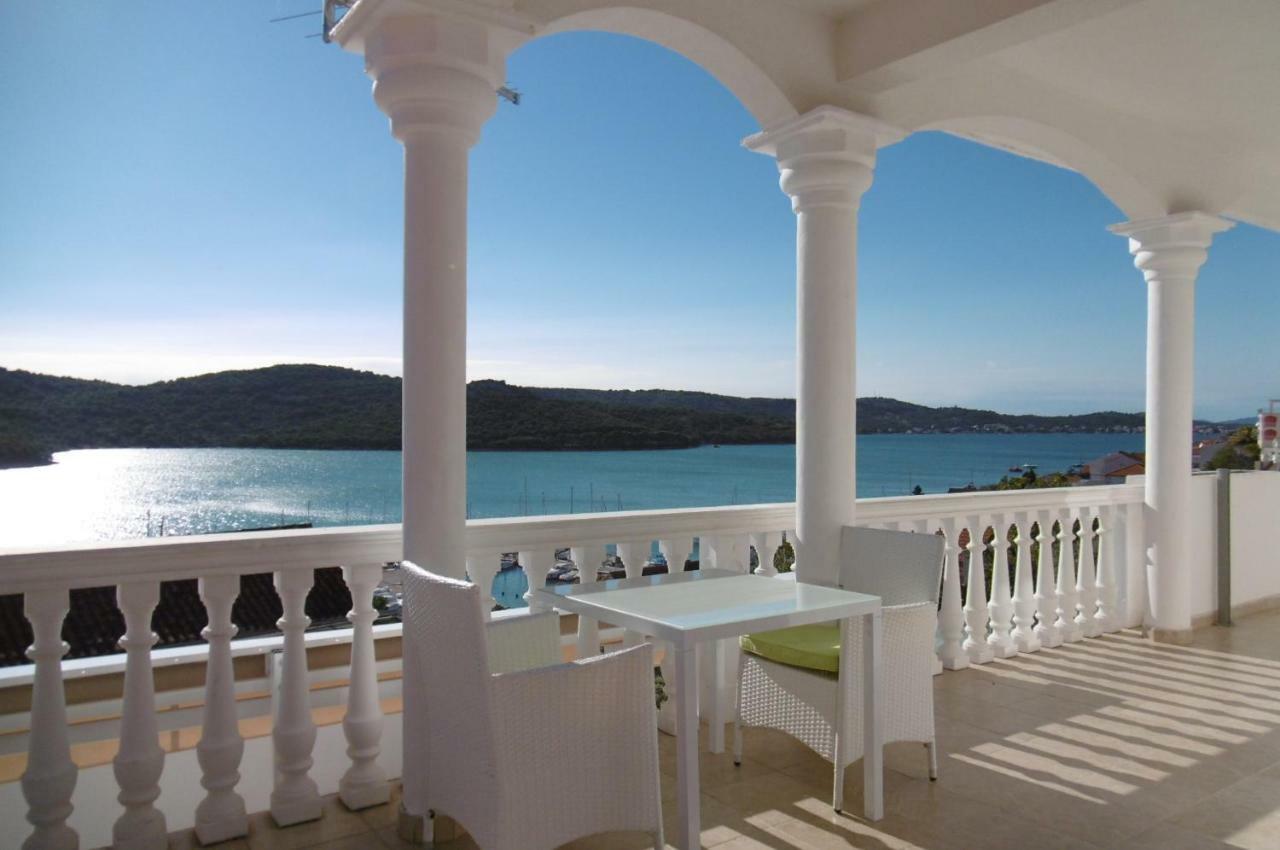 Villa Perla Тисно Экстерьер фото
